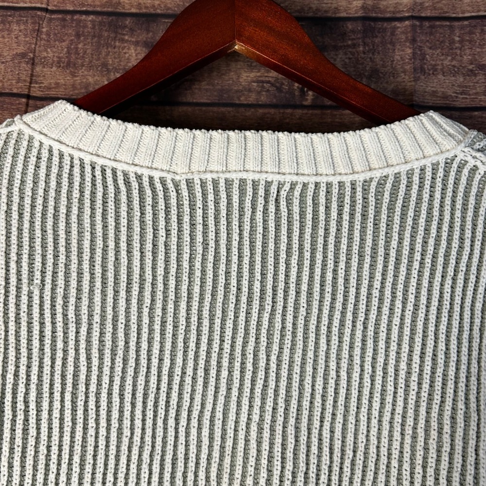Altar'd State Womens Sage Green Cream Ribbed Cropped V-Neck Sweater Medium NWT - Picture 7 of 10